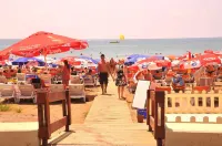 Sun Kiss Hotel - Beach