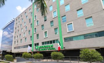 Wyndham Garden Guadalajara Acueducto