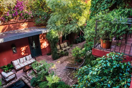 BE Jardin Escondido by Coppola Отели рядом с достопримечательностью «Сад Ботанико Карлос Тайс»