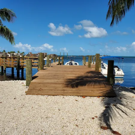 Captain Pip's Marina & Hideaway