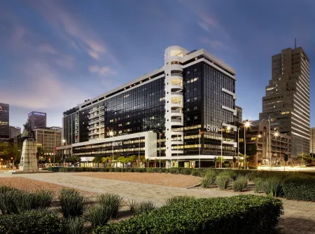 The Onyx Apartment Hotel by Newmark