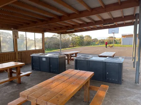 Austral Place 88 Via Merri River Отели в г. Уоррнамбул