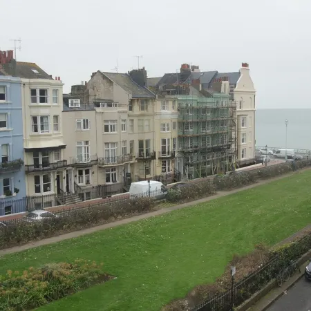 New Steine Apartment - Sea View - by Brighton Holiday Lets
