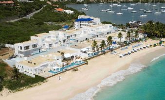 Coral Beach Club Villas & Marina
