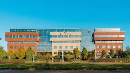 Plaza Hotel Tallaght Отели рядом с достопримечательностью «Церковь Святого Аудоена»