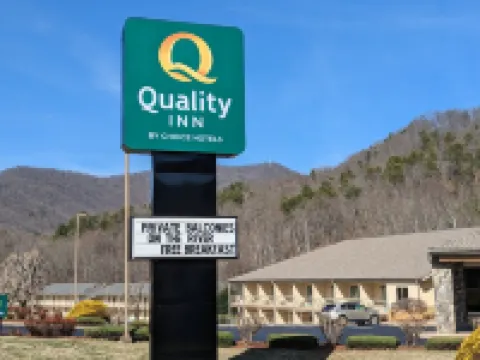 Quality Inn Hotels in Cherokee