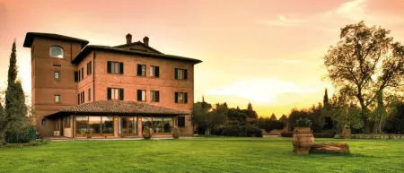 Locanda Poggioleone Отели рядом с достопримечательностью «Castiglione del Lago»