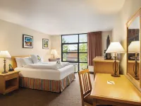 Staypineapple, University Inn, University District Seattle Hotels near Northgate