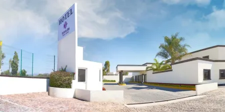 Hotel Victoria Inn Отели рядом с достопримечательностью «La Palapa»