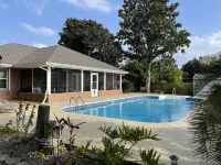 Coastal Retreat 3 Bedroom Home by RedAwning - Balkoner