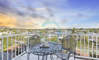 Zen Marina Bayview Balcony Executive Suite