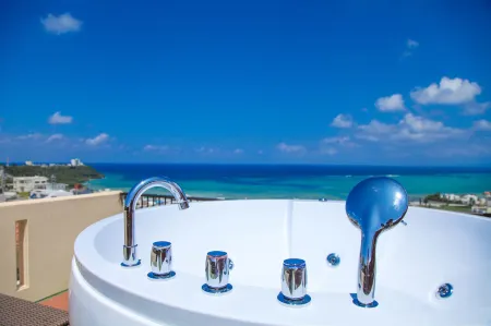 First Street Okinawa Yomitan-Son Oceans -Seven Hotels and Resorts- Отели рядом с достопримечательностью «Lazor Garden Alivila Cristea Church»