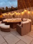 Luxury House Sleeps 14 with Secret Bar Near Bath