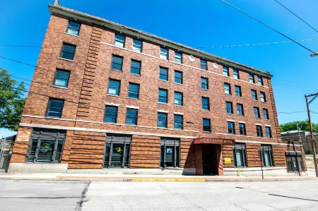 Rochester Hotel Отели рядом с достопримечательностью «Beaver County Beverage»