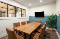 Sosuite 1BR Corner Loft w Park View Gym Lounge