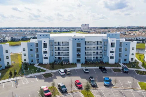 Luxurious 2 Bd Close to Disney Storey Lake 204 3131