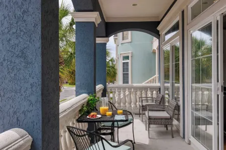 Crabline Getaway by Avantstay Private Pool + Hot Tub Easy Beach Access Отели в г. Хилтон-Хед-Айленд