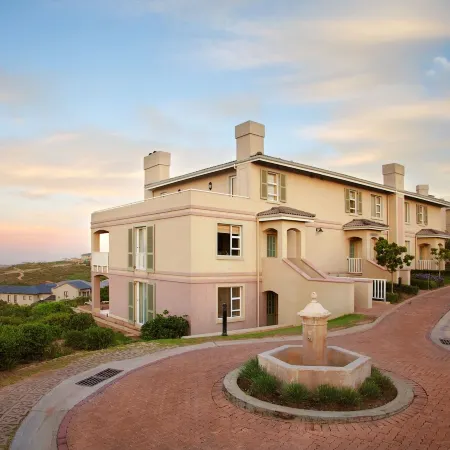 Pinnacle Point Beach and Golf Resort