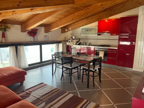 Confortevole Mansarda con posto macchina a Chiavari