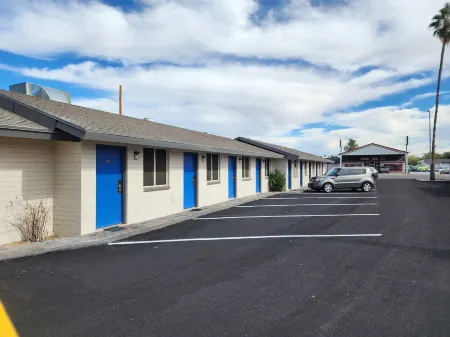 Chandler Inn Отели рядом с достопримечательностью «Колледж Чандлер Гилберт Коммьюнити в Пекос Кампус»