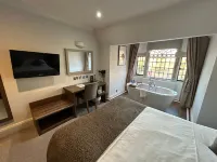 The Hind Hotel Hotels near Hinwick House