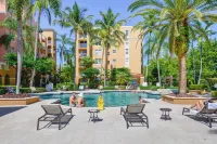 Lux Condo at Yacht Club 10 Min from Beach