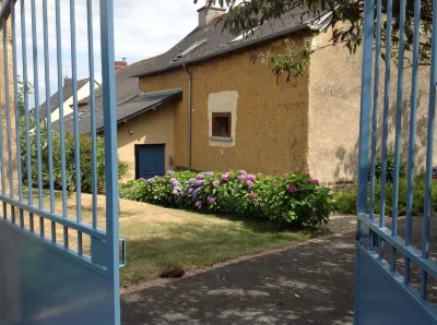 La Peuterne Hôtels à : La Mézière