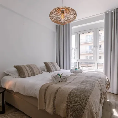 Huswell - Bright Modern Apartment Close to the Casino