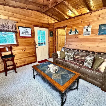 Cove Creek Overlook - Secluded Mountain Retreat with Stunning Views