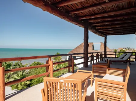 Beach Front Hotel Boutique DK House Отели рядом с достопримечательностью «Playa Holbox»