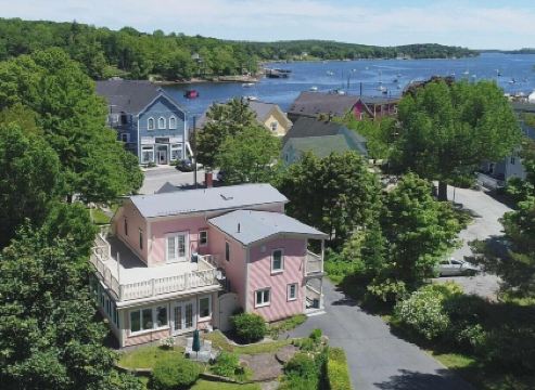 Miller House By the Bay