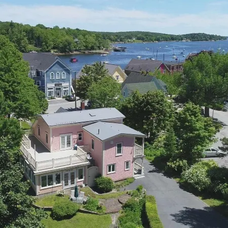 Miller House By the Bay