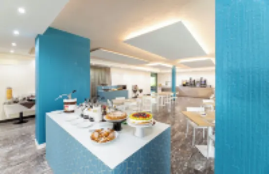 โรงแรมฮอลิเดย์ สปอร์ตแอนด์รีแล็กซ์