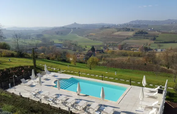 芳塔納羅萊別墅暨温泉套房