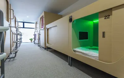 어반 큐브 호스텔 그라나다 Camping Reina Isabel 주변 호텔