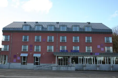 Hotel Sirius Отели в г. Уи