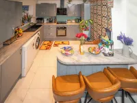 Room in Guest Room - Charming London Guest Room with Garden BBQ Hotels in Haringey