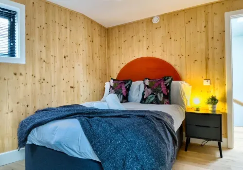 Green Mews 1 with Free Parking - by My Getaways