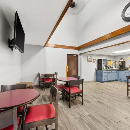Super 8 by Wyndham Harrison AR