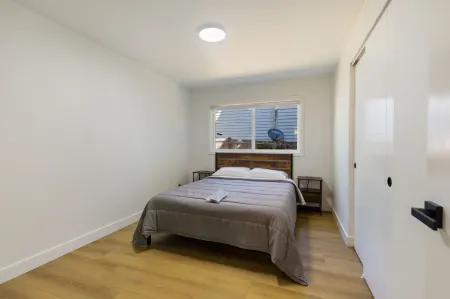 Comfy Stay in Bellevue Parking Included