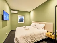 Albufeira Lounge Hotel Отели рядом с достопримечательностью «Монтешору»