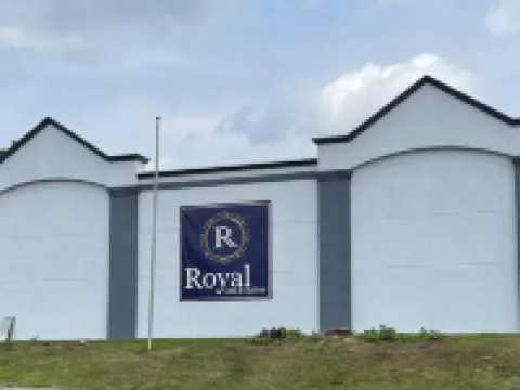 Royal Inn & Suites Hotels in Akron