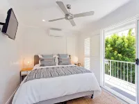 Noosa Parade Townhouse w/ Terrace by Stay Noosa
