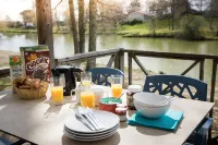 Whaka Lodge Hotels in Saint-Jean-le-Comtal