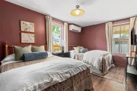 New Downtown Cottage