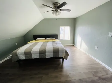 Centric Coldwater Home/ 5 min I-69 Отели в г. Branch County