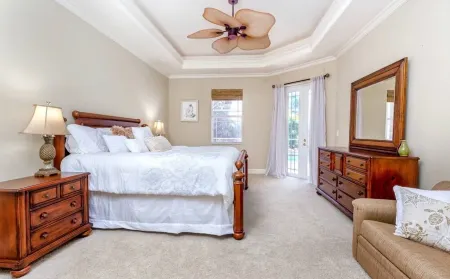 Beautiful home located near Warm Mineral Springs.