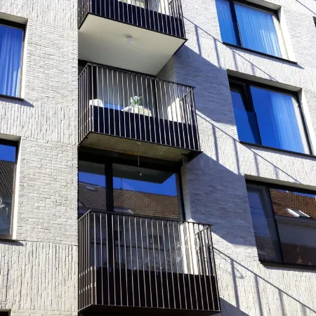 OneLuxStay Near Diamond District