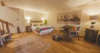 Trading Boundaries Hotels in Danehill