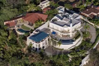 Exquisite Hilltop Villa with Luxurious Modern Design, Sweeping Ocean Views & Sparkling Infinity Pool - Private Pools